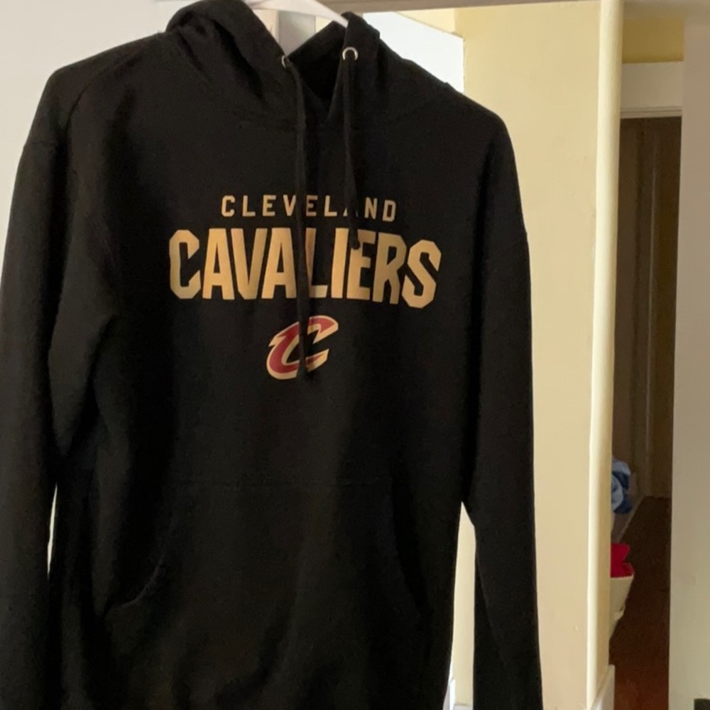Adult M unisex hooded CAVS sweatshirt